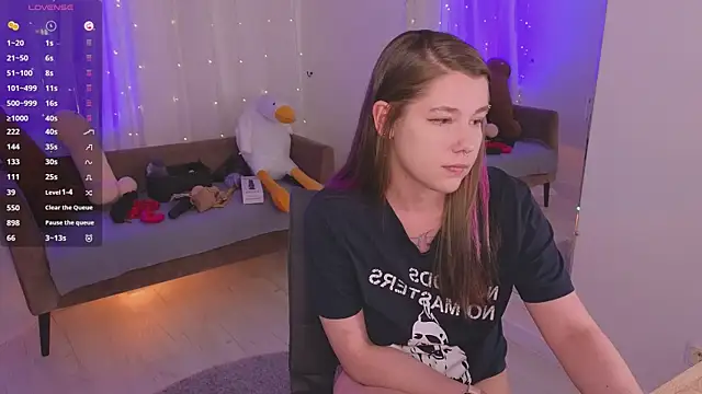 Mira_Falls élő XXX-chatje