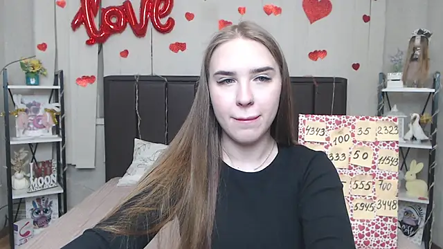 LauraHlotのライブXXXチャット