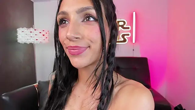 miss___evangeline লাইভ XXX চ্যাট