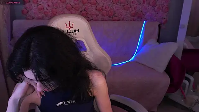 CurleyBlueEyes – Live XXX-chat