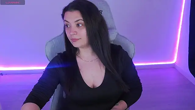 LuciaLoca: онлайн-секс-чат