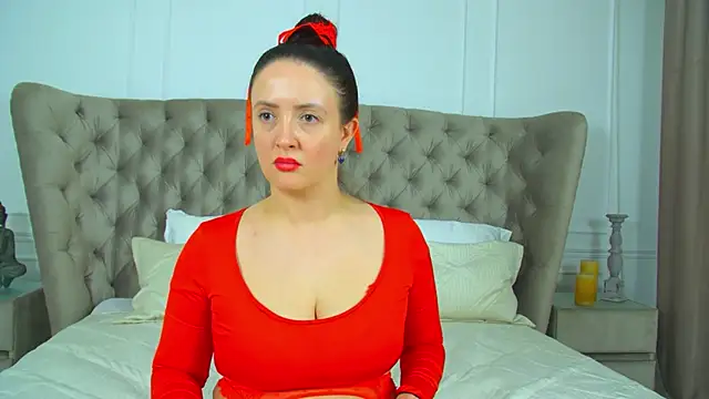 แชท XXX สดของ ElinaBellucci