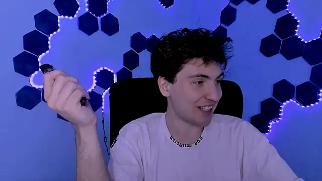 Show modela joseph_bear_ na web-kameri