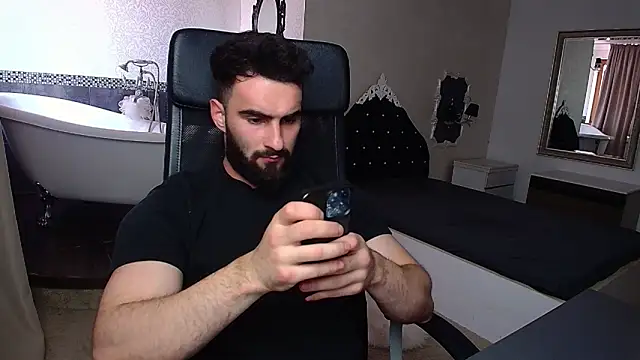 Онлайн чат XXX MicahLane