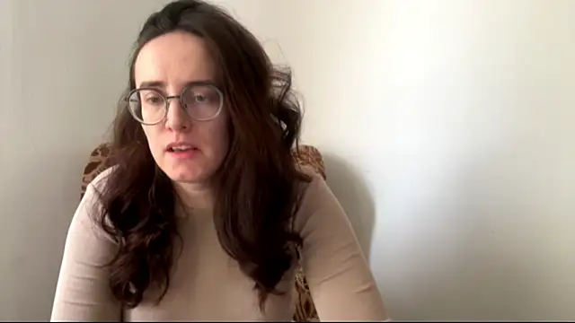 دردشة SofiaTease الجنسية المباشرة