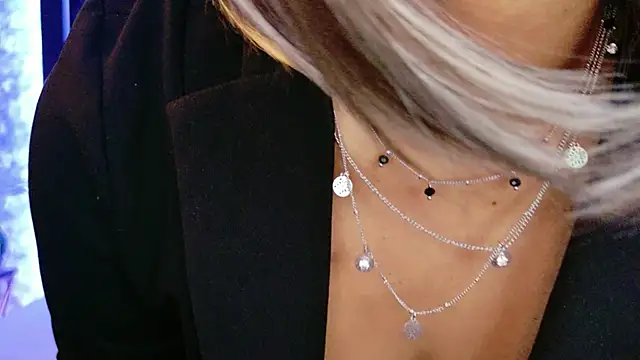 ElyaQuinn's Webcam Show