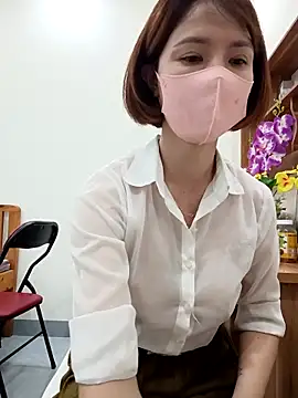 Emma_Linh Adlı Modelin Canlı XXX Sohbeti