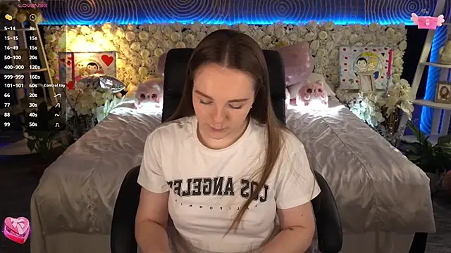 FoxyShy's Live XXX Chat