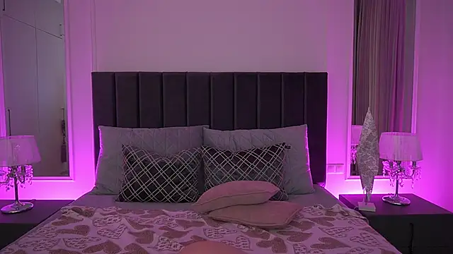 LylaYeess' Webcam Show