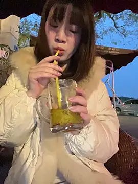 littleqiu Adlı Modelin Web Kamerası Şovu