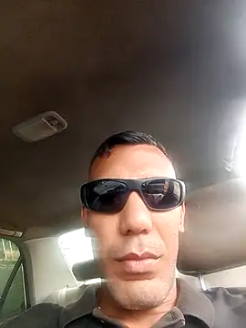 UnreadyChutzpa Show in webcam