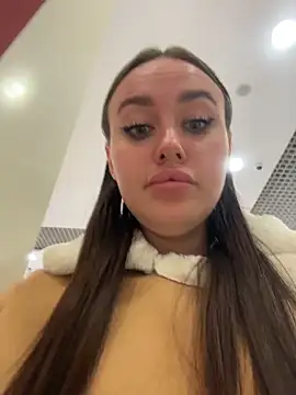 Chat +18 de KiraSunshine ao vivo