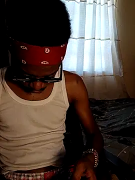 69_SINNS Show in webcam