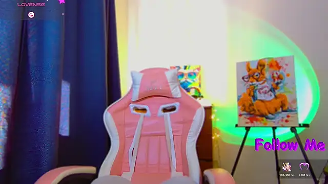 Ann_mikela: διαδικτυακό σόου στην κάμερα