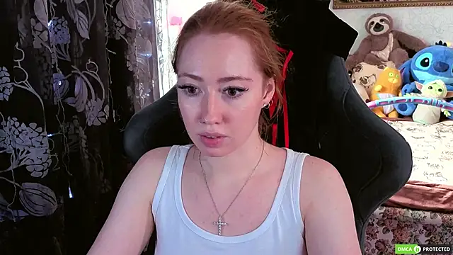 TinaBrook élő XXX-chatje