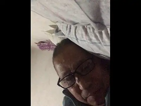 yaocaobi8 在線直播表演