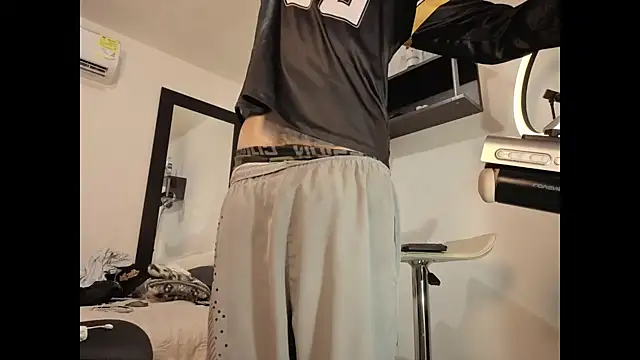 Pokazy przed kamerką – RyanMira