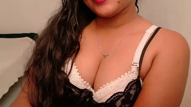 Živý XXX chat Cludi-New