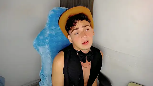 Mathias_twinkk – Naživo XXX chat