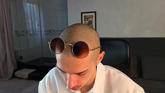 Chatroom XXX en direct de KaydenDrew