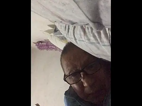 yaocaobi8 在線直播表演