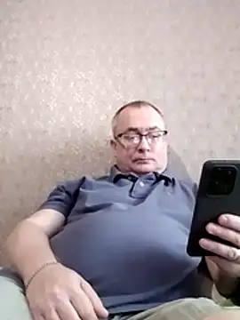 Show modela Nika_Malay na web-kameri