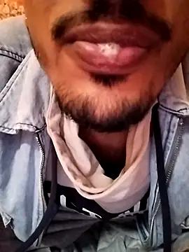 XXX chat uživo modela Wild_Vassu