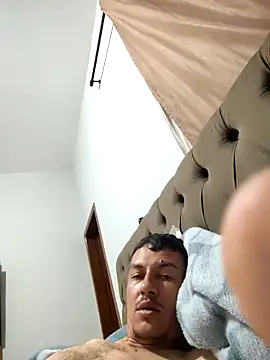 Show de jhomgostosomg na webcam