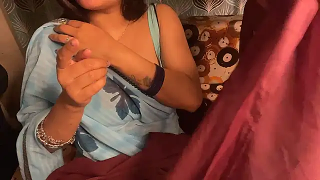 shuhana_ Adlı Modelin Canlı XXX Sohbeti