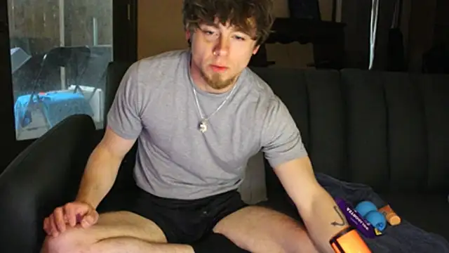 JCstrings webcam show