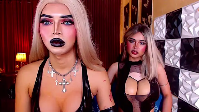 Show modela xFistingLadyBoyx na web-kameri