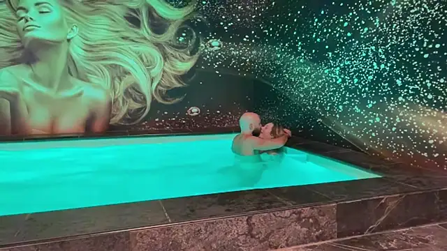 XXX chat uživo modela CustomKinkyCouple