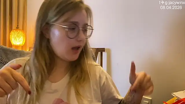 Chatroom XXX en direct de JacyWinslat