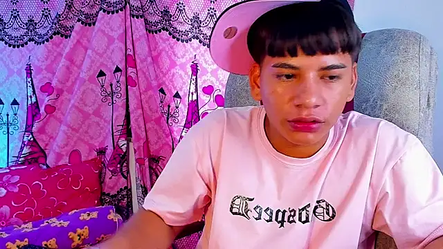 Pertunjukan Kamera Web Aless_bigg