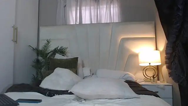 naughtyblackdolie Pertunjukan Webcam