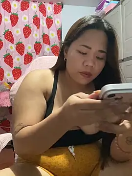 Chatroom XXX en direct de _UrSingleMamiBella_