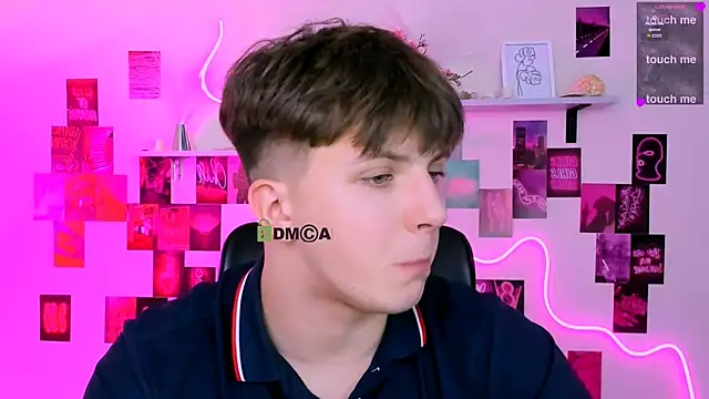 travis_wolf_のウェブカメラショー