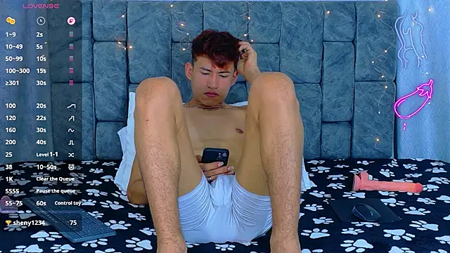 NicolasTorrez: онлайн-секс-чат