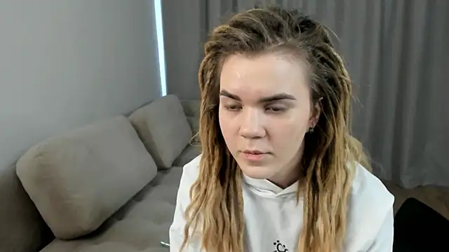 AldaCerrello Chat XXX live