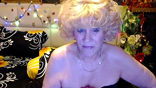 HappyWomanOn Chat XXX live