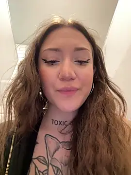 SaintSquirt's Live XXX Chat