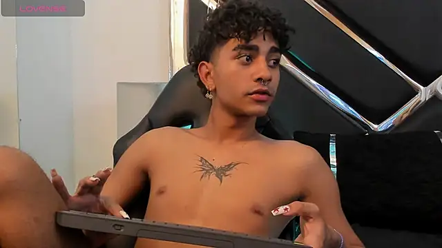 MiikeOthon webcam show