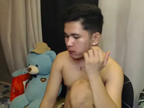 دردشة master_levi الجنسية المباشرة