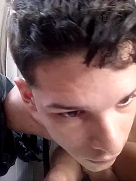 Chatroom XXX en direct de Max026_