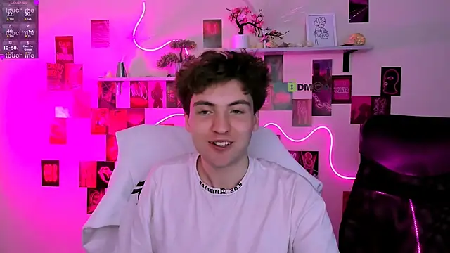 travis_wolf_ Chat XXX in diretta