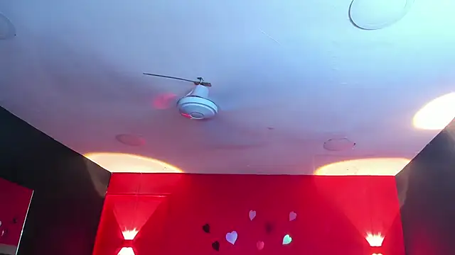 YayaHilton's Webcam Show