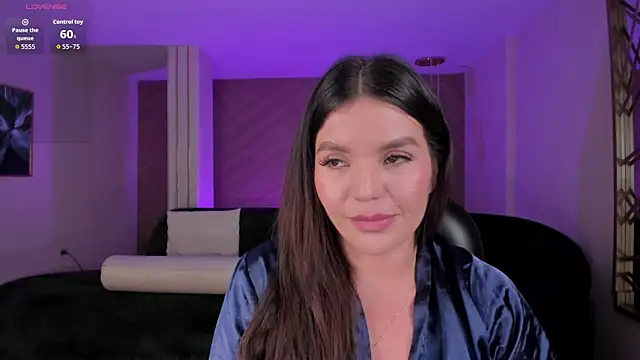 ValeriaRoldanX – Naživo XXX chat