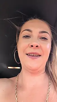 Czat XXX na żywo – Risky_girl23_