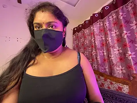 LouleyRanii Live XXX-Chat