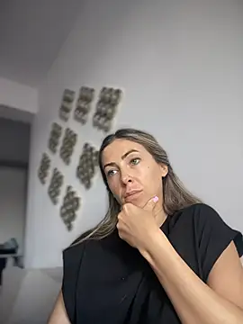 RaquelleDevon's Live XXX Chat